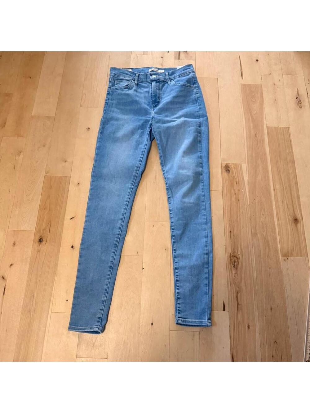 Levi's 720 High Rise Super Skinny Jeans Light Wash Women's 26